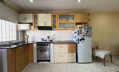 VENTA CASA 5 AMB CON PILETA EN BELLA VISTA CREDITO