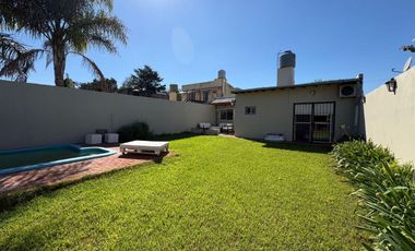 VENTA CASA 5 AMB CON PILETA EN BELLA VISTA CREDITO