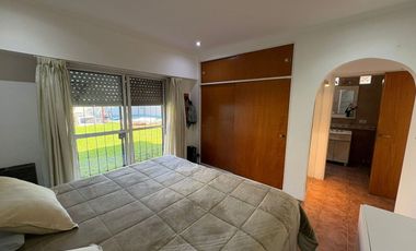 VENTA CASA 5 AMB CON PILETA EN BELLA VISTA CREDITO