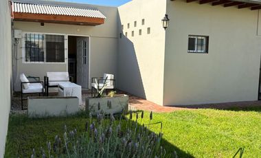 VENTA CASA 5 AMB CON PILETA EN BELLA VISTA CREDITO