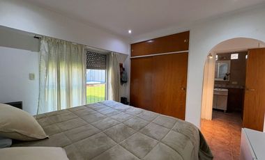 VENTA CASA 5 AMB CON PILETA EN BELLA VISTA CREDITO