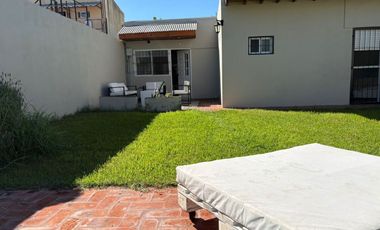 VENTA CASA 5 AMB CON PILETA EN BELLA VISTA CREDITO
