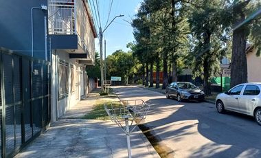 VENTA CASA Y LOTE EN BARRIO CERRADO HURLINGHAM