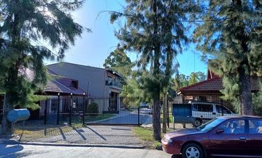 VENTA CASA Y LOTE EN BARRIO CERRADO HURLINGHAM