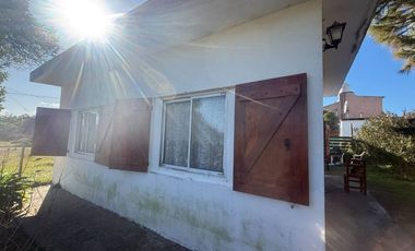 2 viviendas y galpon a 150mts de la playa