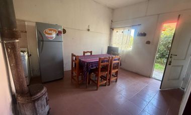 2 viviendas y galpon a 150mts de la playa