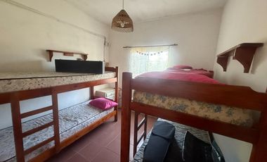 2 viviendas y galpon a 150mts de la playa