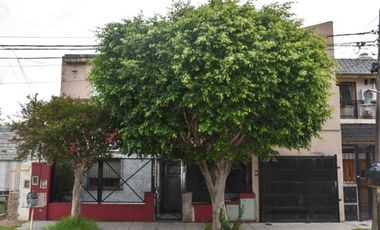 VENTA DE DOS CASAS EN VILLA ADELINA  LOTE 237 M2