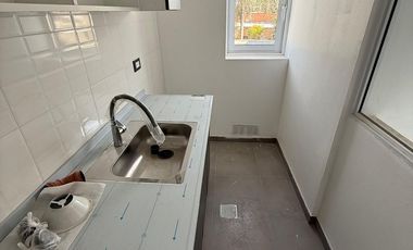 DEPARTAMENTO DE 2 DORMITORIOS CON COCHERA Y PATIO