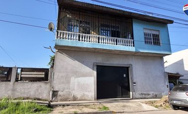 VENTA CASA 5 AMB EN FLORENCIO VARELA CENTRO