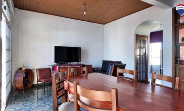 VENTA CASA 5 AMB EN FLORENCIO VARELA CENTRO