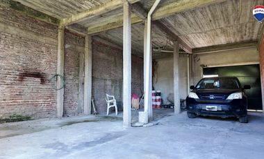 VENTA CASA 5 AMB EN FLORENCIO VARELA CENTRO