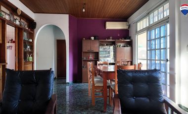 VENTA CASA 5 AMB EN FLORENCIO VARELA CENTRO