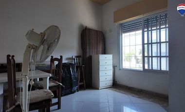 VENTA CASA 5 AMB EN FLORENCIO VARELA CENTRO