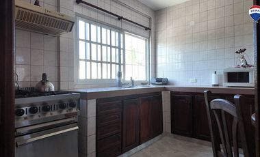 VENTA CASA 5 AMB EN FLORENCIO VARELA CENTRO