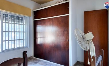 VENTA CASA 5 AMB EN FLORENCIO VARELA CENTRO