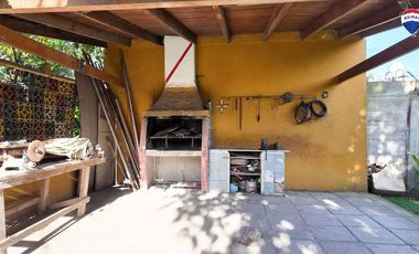 VENTA CASA 5 AMB EN FLORENCIO VARELA CENTRO