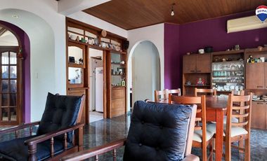 VENTA CASA 5 AMB EN FLORENCIO VARELA CENTRO