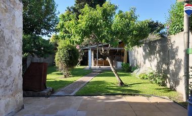 VENTA CASA 5 AMB EN FLORENCIO VARELA CENTRO