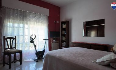 VENTA CASA 5 AMB EN FLORENCIO VARELA CENTRO