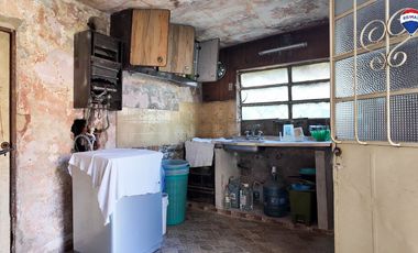 VENTA CASA 5 AMB EN FLORENCIO VARELA CENTRO