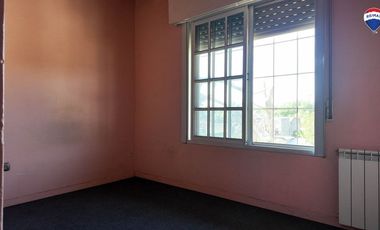 VENTA CASA 5 AMB EN FLORENCIO VARELA CENTRO