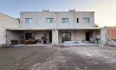 DUPLEX 2 DORMITORIOS EN VENTA CITY BELL + COCHERA