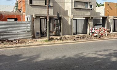 DUPLEX 2 DORMITORIOS EN VENTA CITY BELL + COCHERA