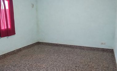 CASA DE 4 AMBIENTES EN VENTA, GOYA CORRIENTES