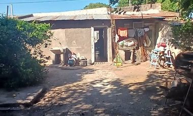CASA DE 4 AMBIENTES EN VENTA, GOYA CORRIENTES