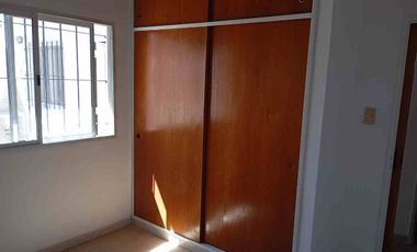 VENTA PH 2 AMBIENTES CON PATIO - LANÚS ESTE