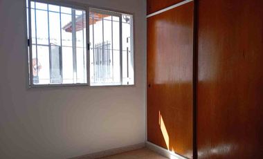 VENTA PH 2 AMBIENTES CON PATIO - LANÚS ESTE