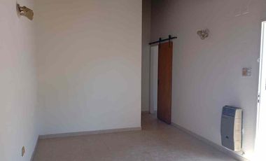 VENTA PH 2 AMBIENTES CON PATIO - LANÚS ESTE