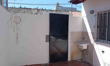VENTA PH 2 AMBIENTES CON PATIO - LANÚS ESTE