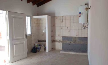 VENTA PH 2 AMBIENTES CON PATIO - LANÚS ESTE