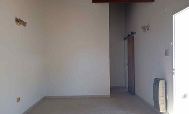 VENTA PH 2 AMBIENTES CON PATIO - LANÚS ESTE
