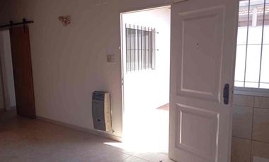 VENTA PH 2 AMBIENTES CON PATIO - LANÚS ESTE