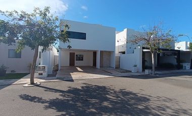 Estilo y Ahorro en Lunare Cholul: Casa Amueblada equipada con Paneles