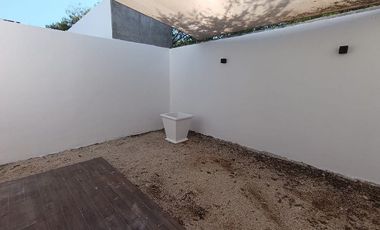 Estilo y Ahorro en Lunare Cholul: Casa Amueblada equipada con Paneles