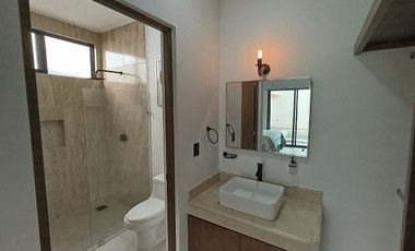 Estilo y Ahorro en Lunare Cholul: Casa Amueblada equipada con Paneles
