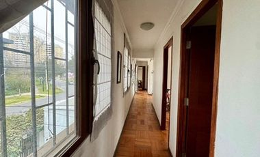 Casa esquina para uso residencial y comercial
