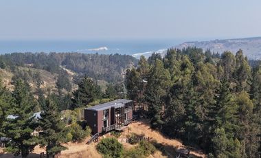 Casa de bosque y mar a pasos de la playa