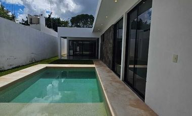 | Casa en renta en privada Chaactún Zona Country |