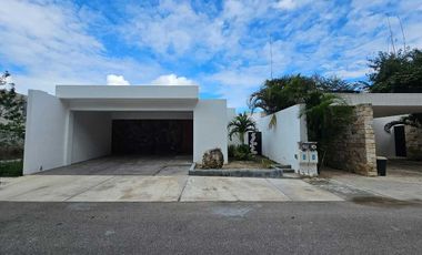 | Casa en renta en privada Chaactún Zona Country |