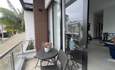 CASA EN UNIDAD CERRADA EN EL RETIRO