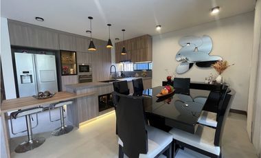 CASA EN UNIDAD CERRADA EN EL RETIRO