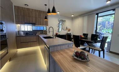 CASA EN UNIDAD CERRADA EN EL RETIRO