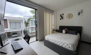 CASA EN UNIDAD CERRADA EN EL RETIRO