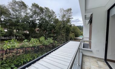CASA EN UNIDAD CERRADA EN EL RETIRO