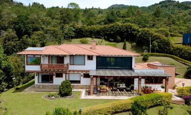 Casa Campestre En Arriendo, Sector Norteamerica - Bello